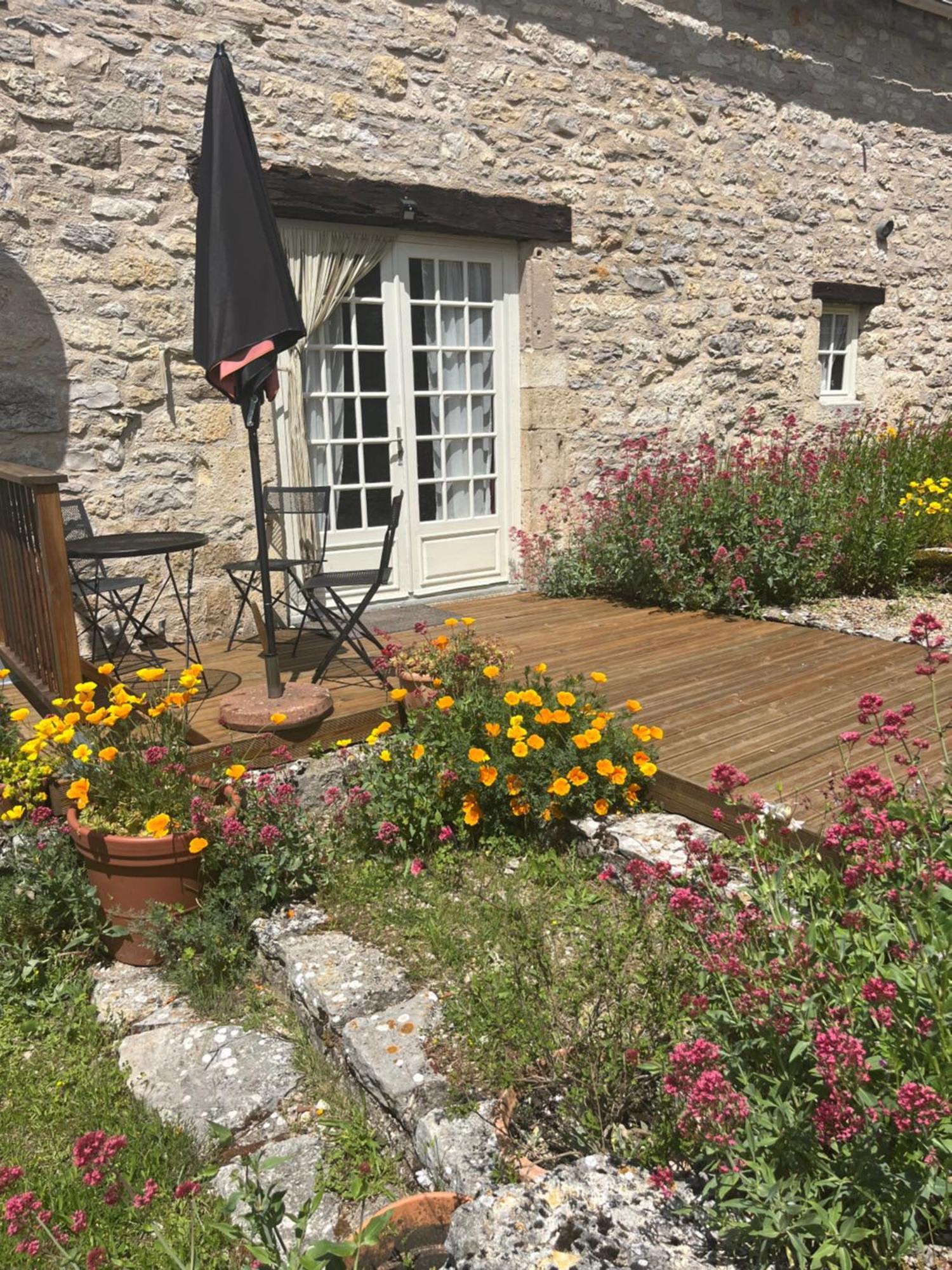 Les Gites Perard Caylus Exteriér fotografie
